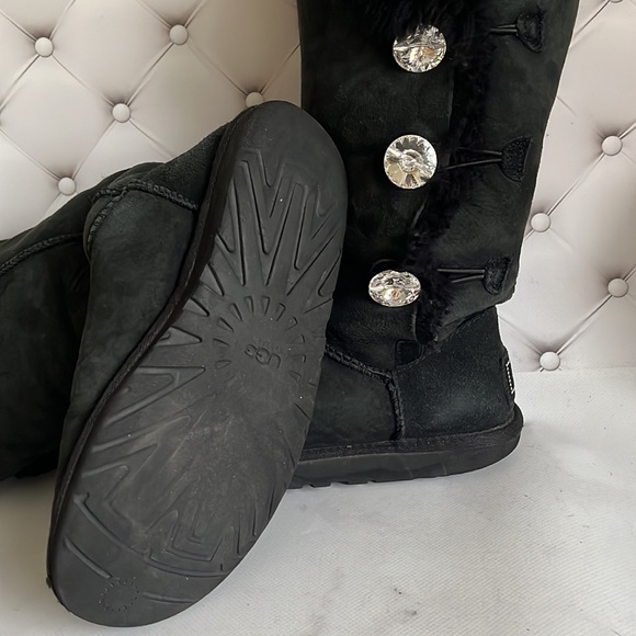 UGG Women’s Boots Size 8 Color Black Rhinestones Decorated - Picture 4 of 5